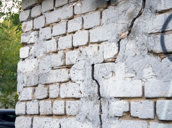 Cracked Brick Wall Repair in Warwick